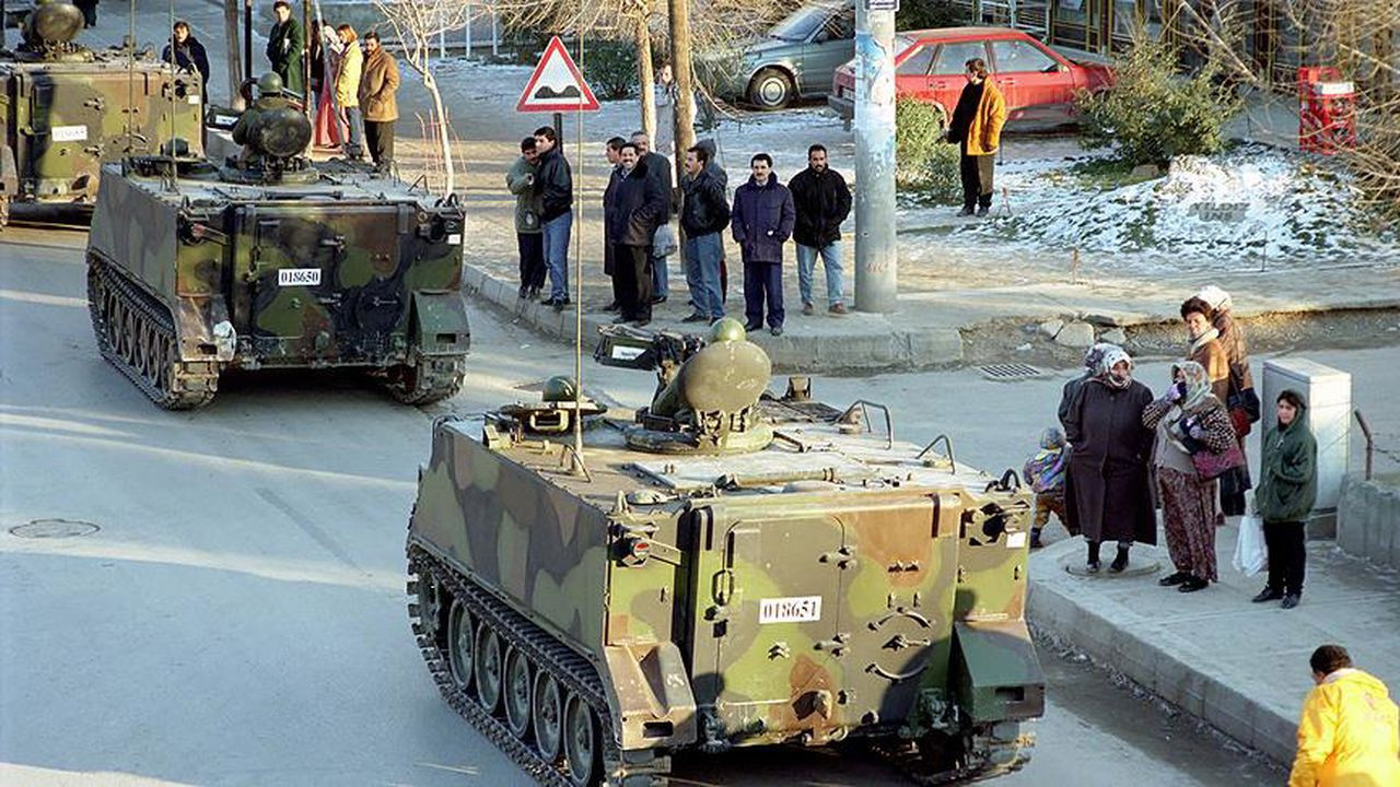 Emekli subaylar 28 Şubat kararını eleştirdi