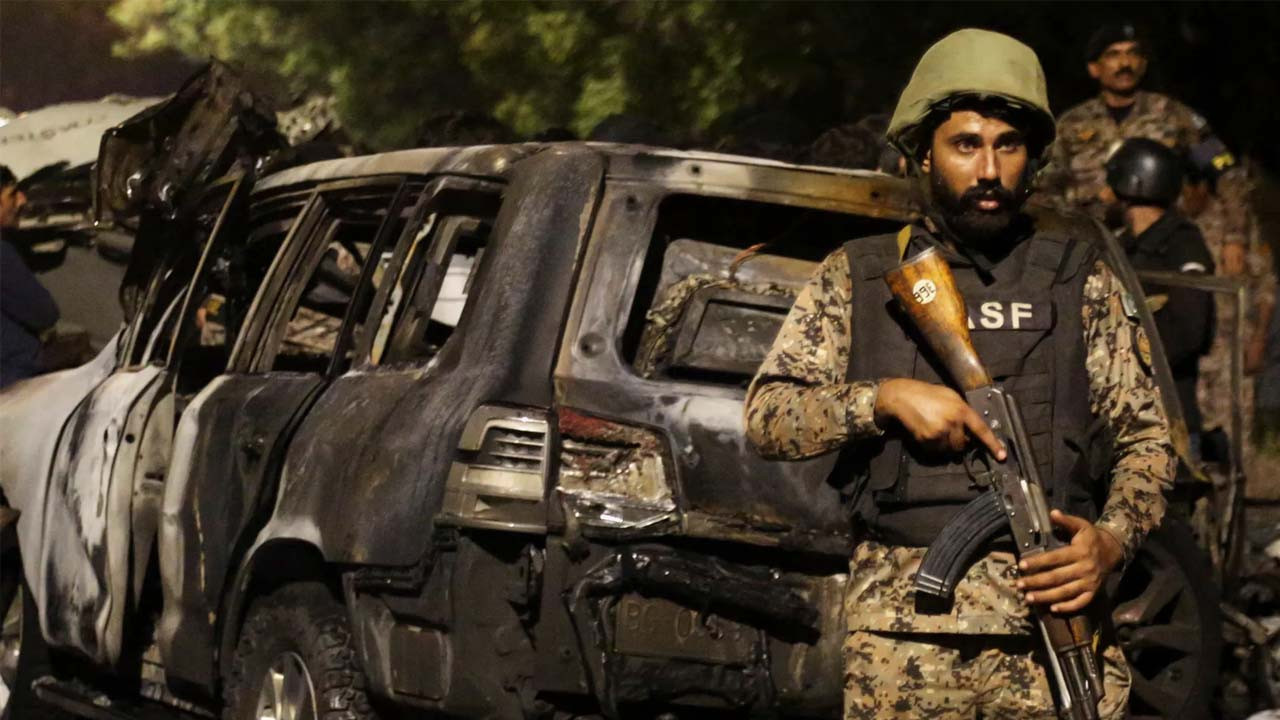 Askeri kampa saldırı! En az 7 kişi hayatını kaybetti