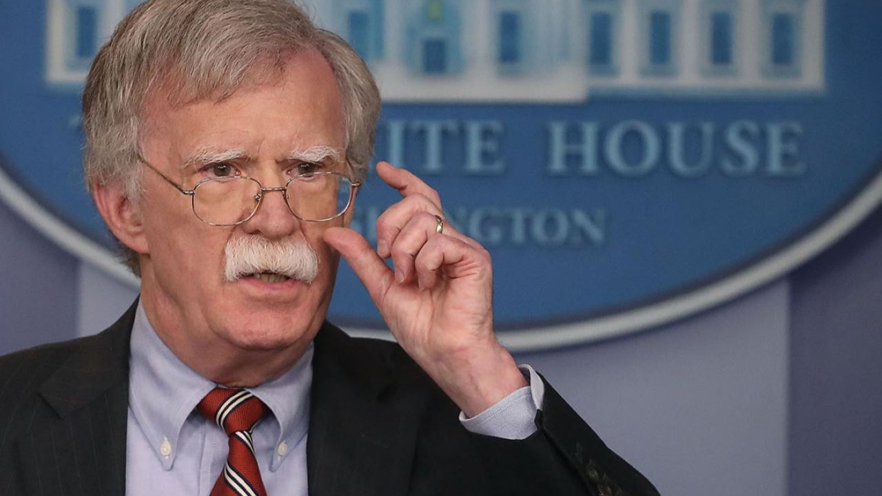 'Bıyık' lakaplı John Bolton görevi kötüye kullanma suçlamasıyla karşı karşıya... Bolton'ın iddianamesinde neler var? Trump-Bolton ilişkisi nasıl?