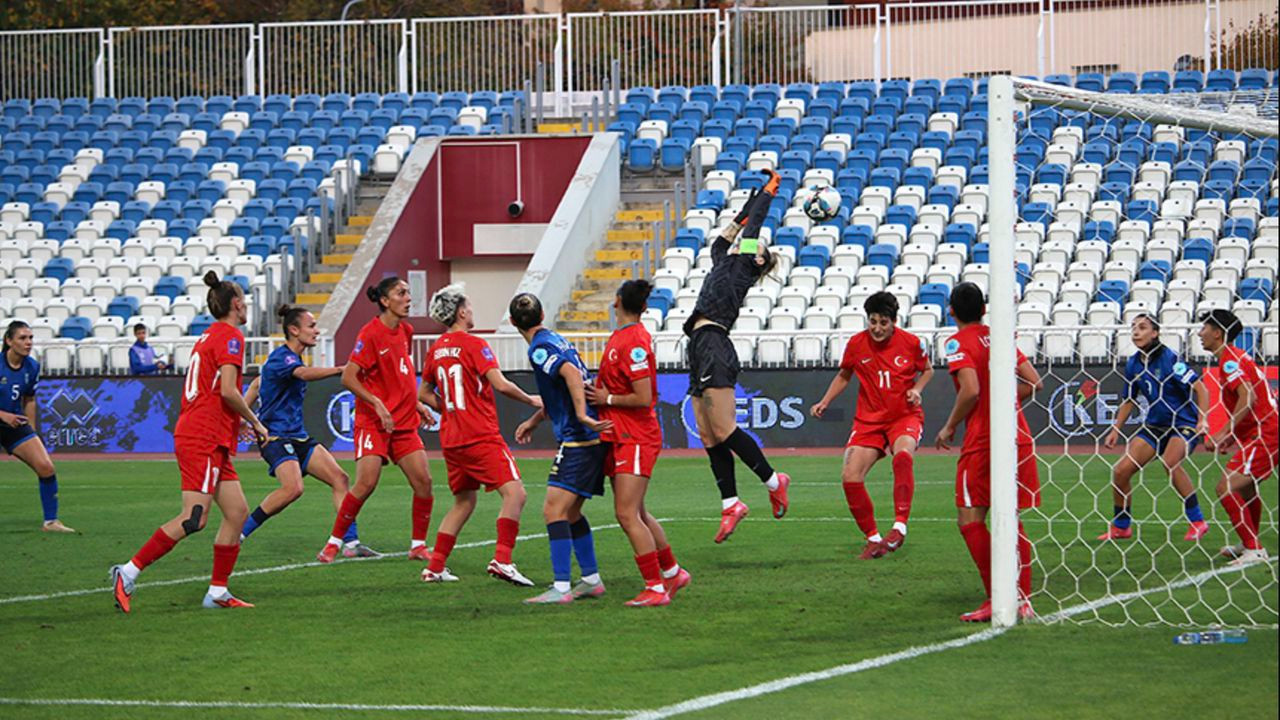 A Milli Takımın İzmir'deki Kosova maçı ücretsiz!