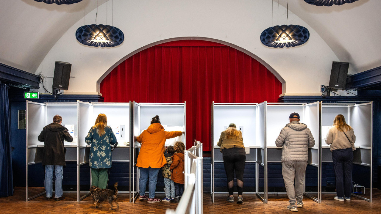 Hollanda sandık başındaydı! İlk sonuçlar geldi