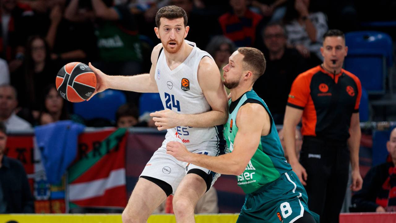 Anadolu Efes, Baskonia'ya kaybetti