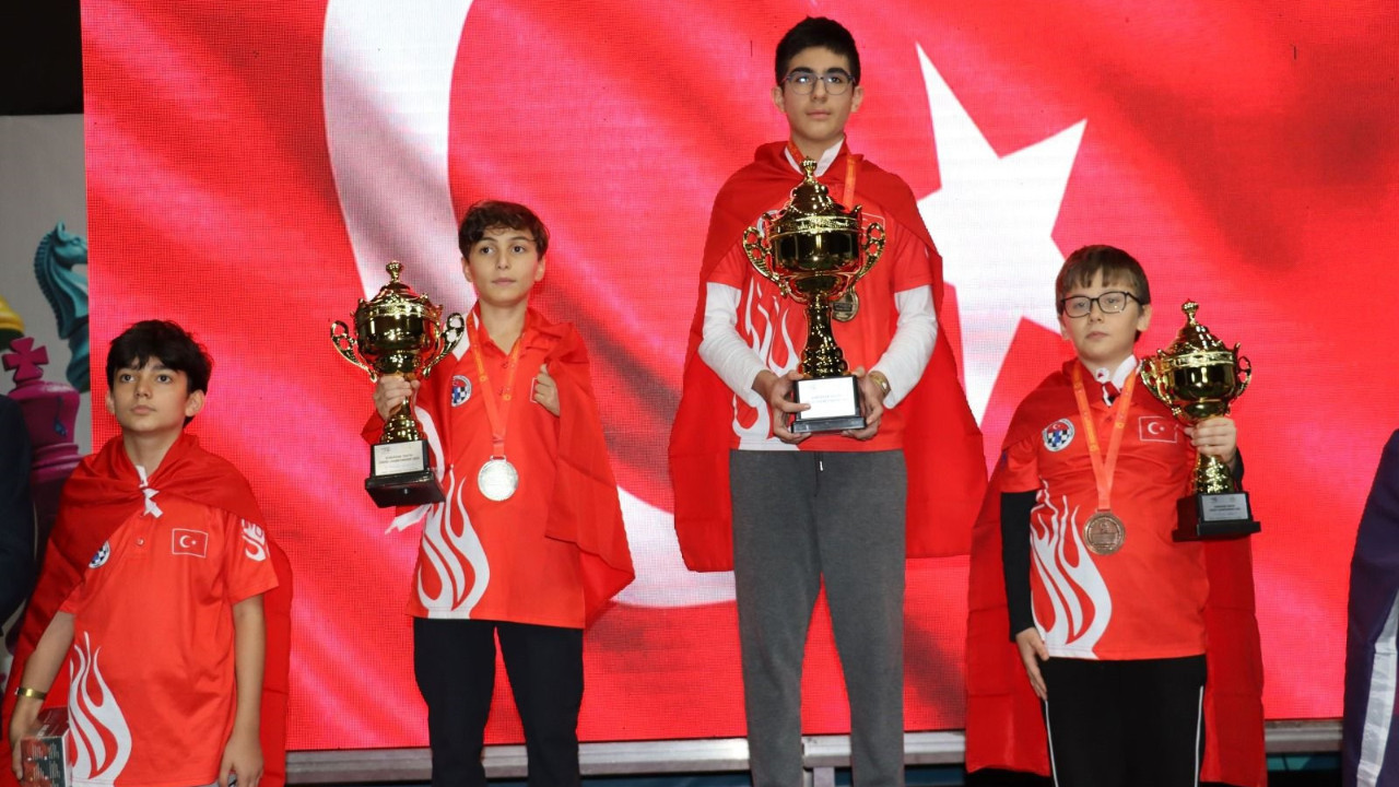 Satrançta tarihi başarı! 11 madalya kazandık