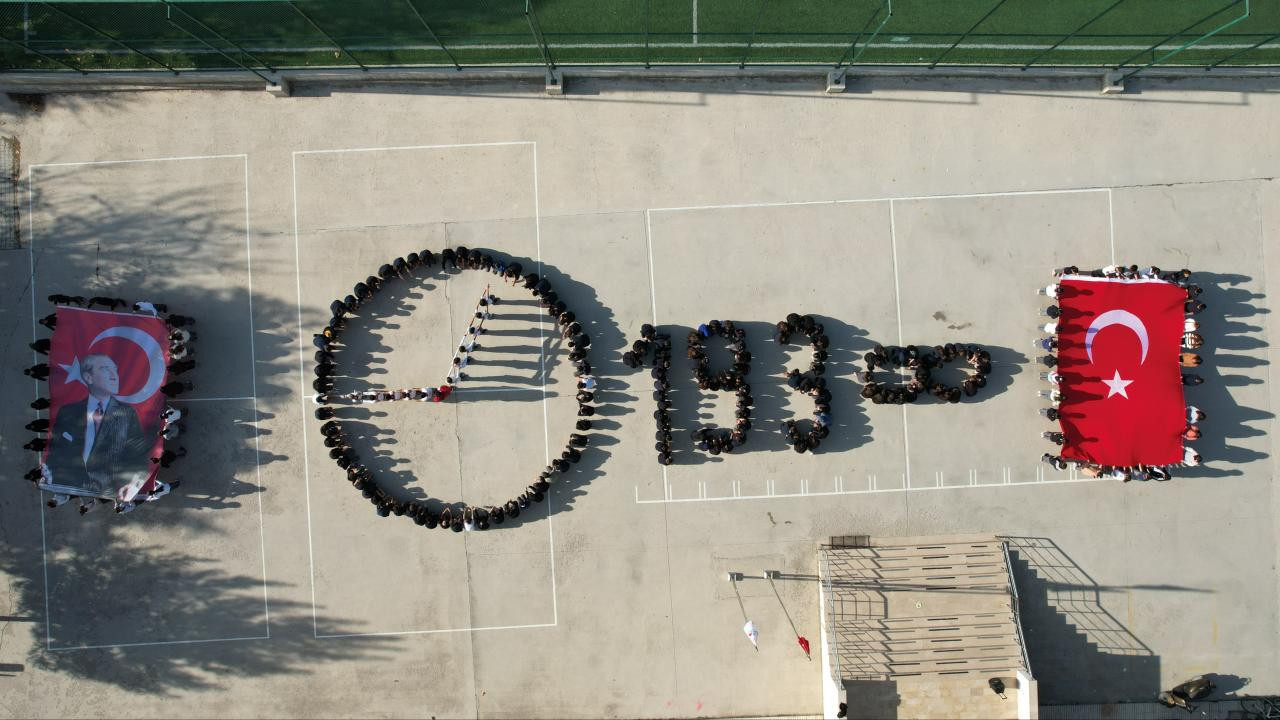 10 Kasım'da okullarda Atatürk'ü anmak yasak mıydı?