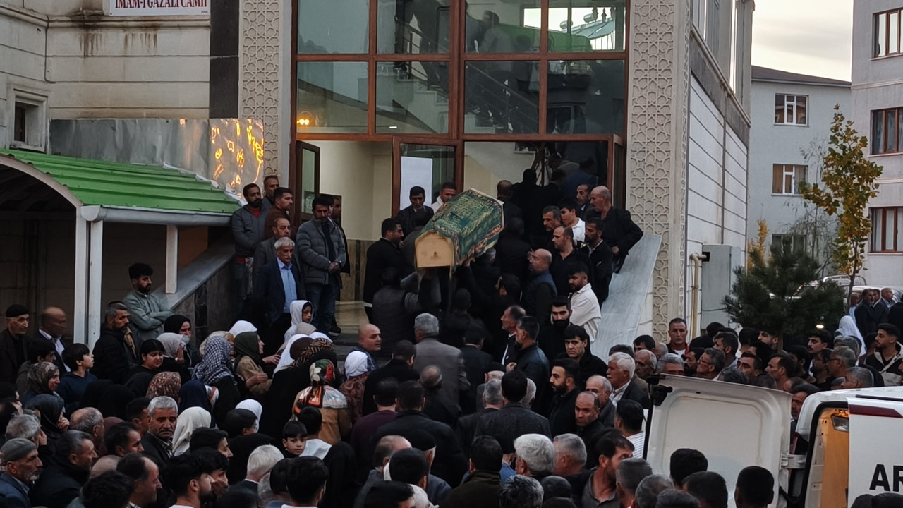 Elazığ'da kaza oldu! 2'si ağır 6 kişi yaralandı