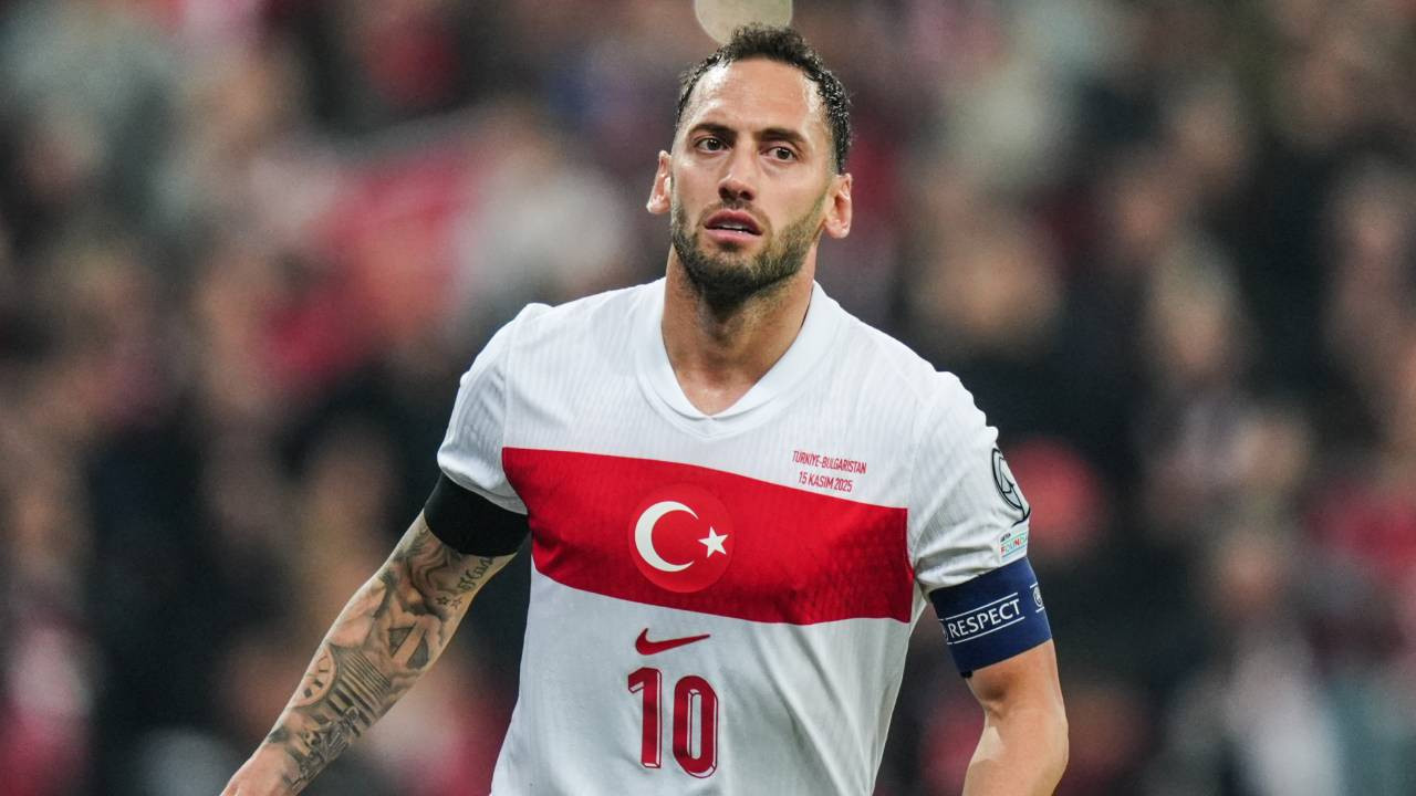 Hakan Çalhanoğlu, A Milli Takım aday kadrosundan çıkarıldı