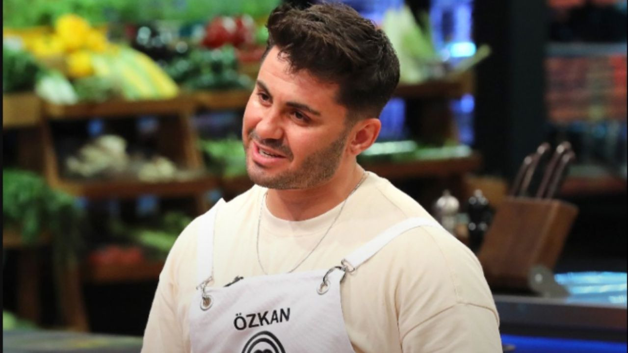MasterChef Özkan eleştirileri üzerine çekti! O hareketine tepki yağdı
