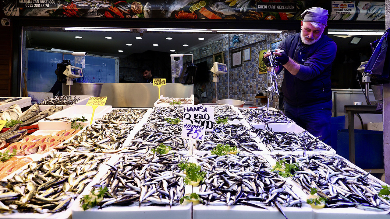Tekirdağlı balıkçılardan fiyat düşüren firmalara uyarı
