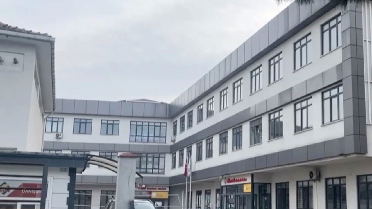 Kocaeli'de 14 öğrenci yedikleri tavuk dönerden zehirlendi