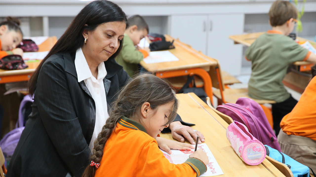 Öğretmen maaşının üçte biri eridi