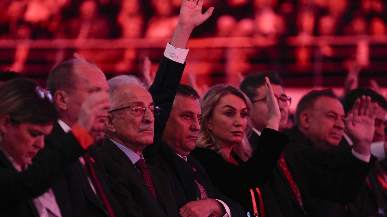 CHP'nin 'batıcı programı' kurultayda kabul edildi