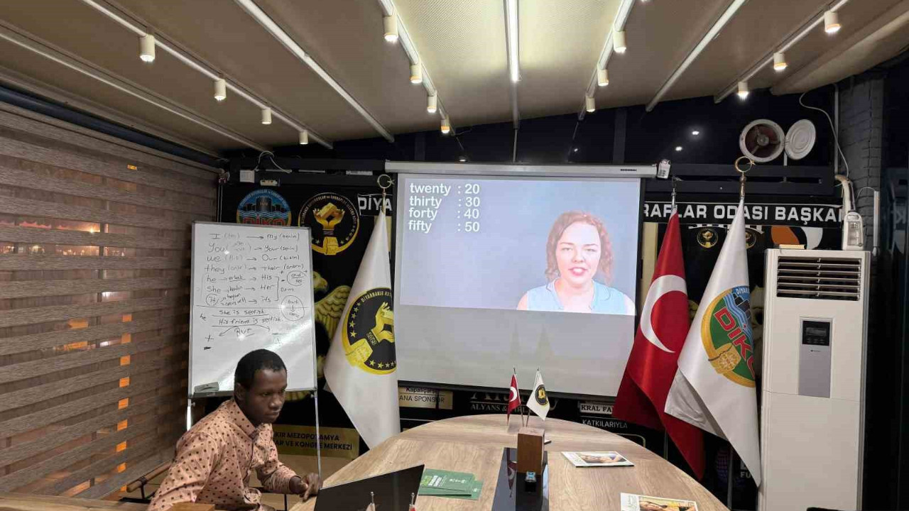 Diyarbakır’da esnafa ücretsiz İngilizce eğitimi başladı