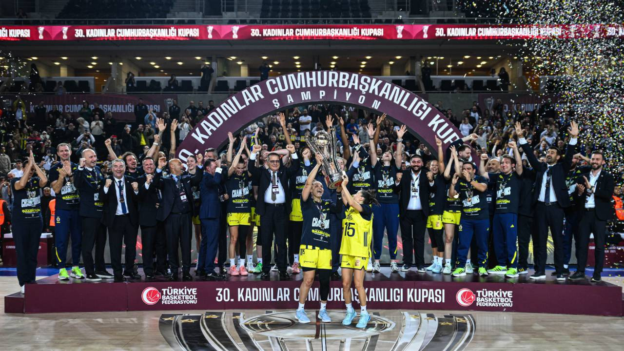 30. Kadınlar Cumhurbaşkanlığı Kupası'nda şampiyon Fenerbahçe Opet! Sarı-lacivertliler, Çimsa ÇBK Mersin'i mağlup etti