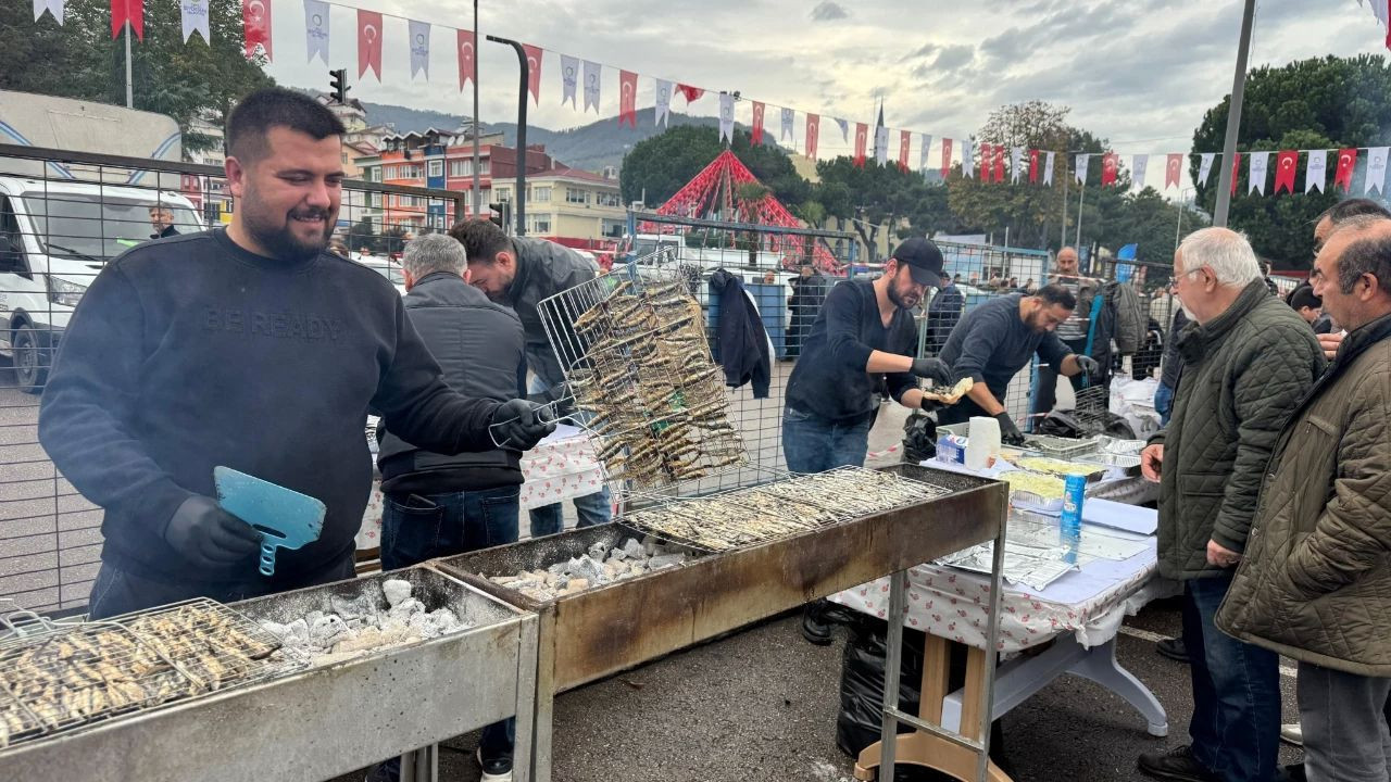 Ordu’da hamsi festivali: 7 ton hamsi dağıtıldı