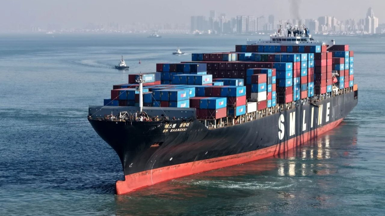 Çin'in ticaret fazlası rekor kırarak 1 trilyon doları da geride bıraktı