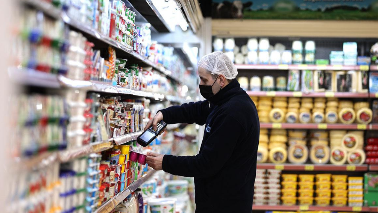 İzmir'de ilginç olay! Etiket ile kasa fiyatı farkı…