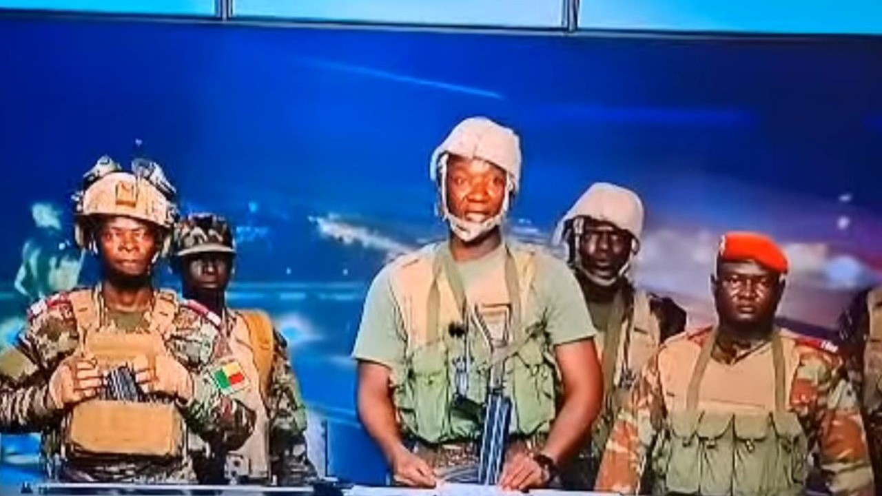 Nijerya darbeyle sarsılan komşusu Benin'e asker ko…