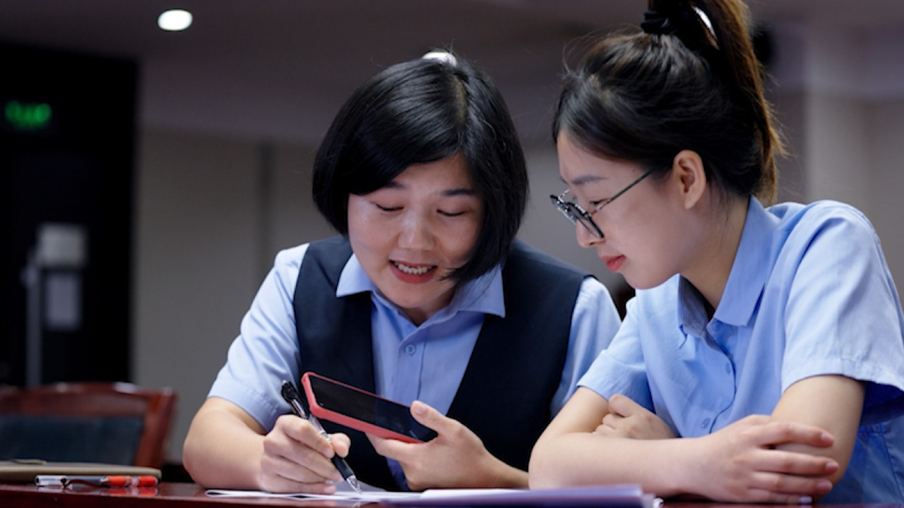 Hotline Beijing belgeseli gösterime girdi