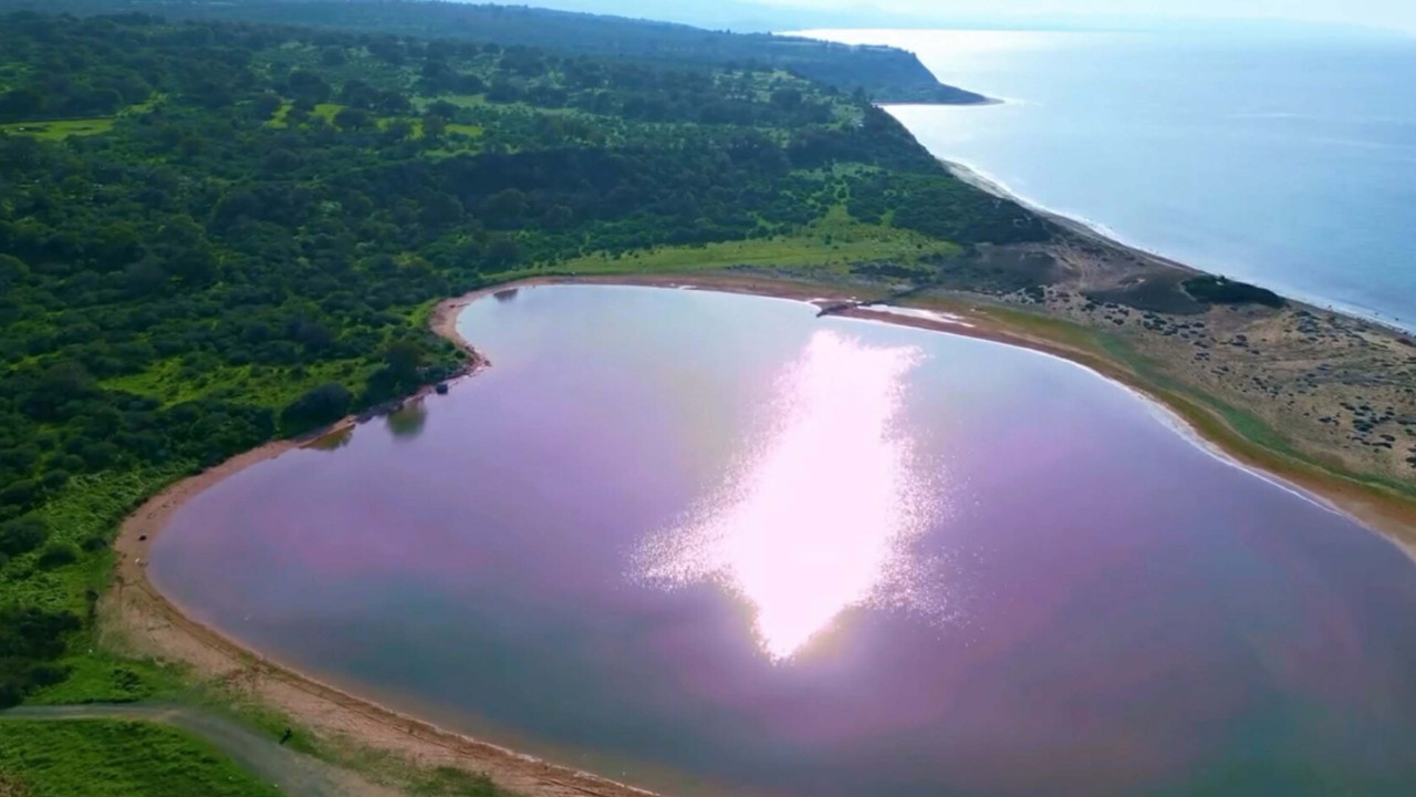 Çanakkale'nin Ezine ilçesinde bulunuyor: Kalpli Göl