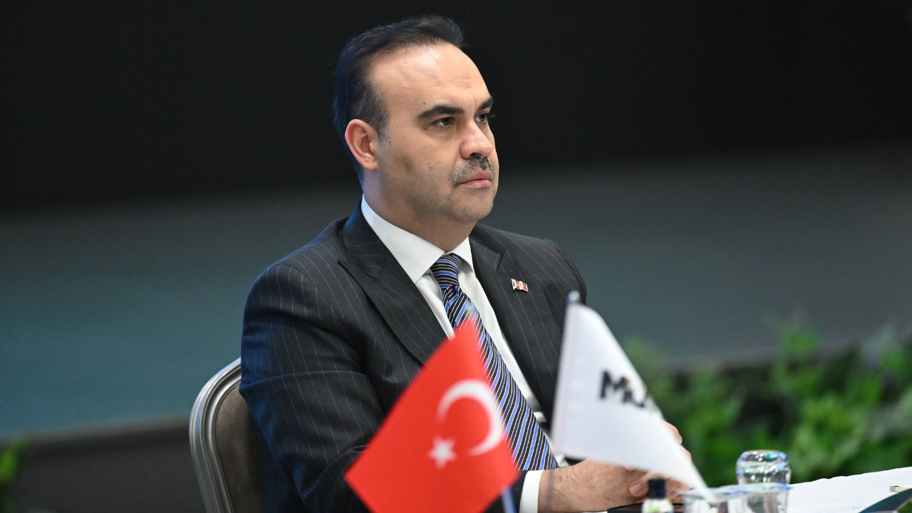 ‘Sanayide mega endüstriyel bölgeler kurulacak’