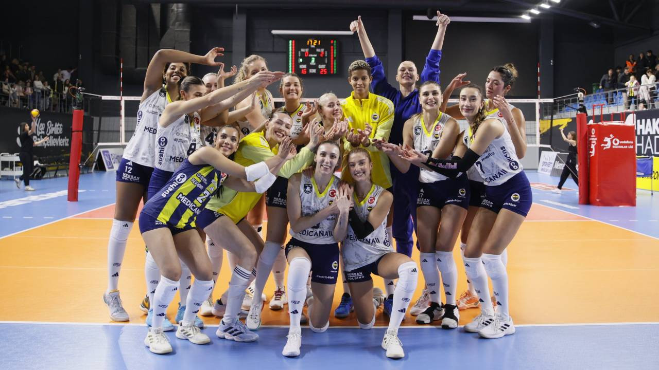 Fenerbahçe Medicana, set vermeden kazandı