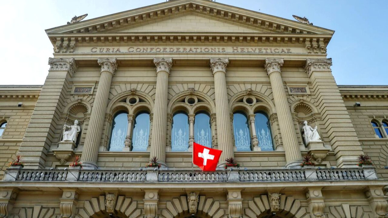 İsviçre’de ‘esrar yasası’ tartışması! Gençler bağımlılığın pençesine itiliyor