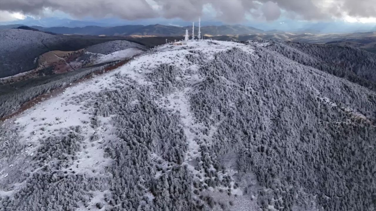Samsun'a kar yağdı! Yerler beyaza büründü