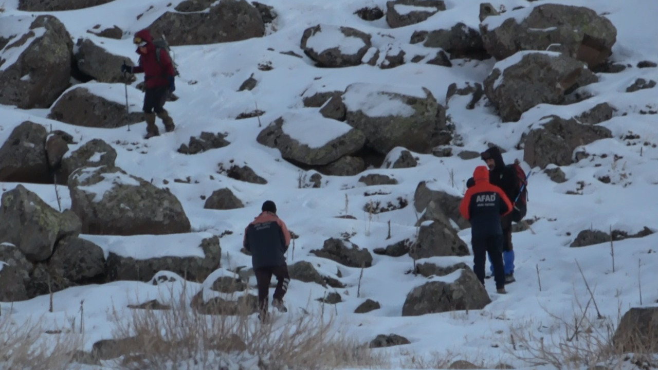 Zirve tırmanışında mahsur kalmışlardı! 2 öğrenciden haber var