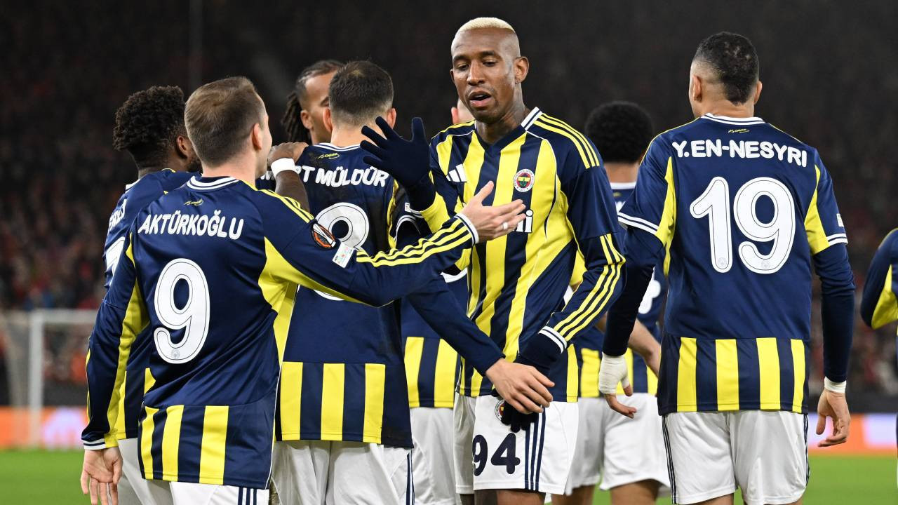 Fenerbahçe, sahasında Konyaspor'u ağırlıyor! Maç öncesi muhtemel 11'ler