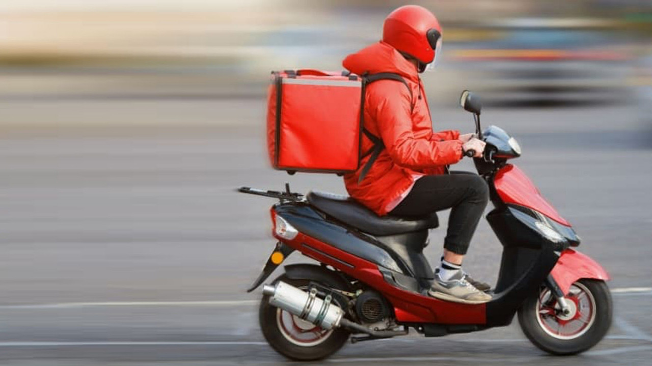 Moto kuryeler acil düzenleme bekliyor! Güvencesiz çalışma hız baskısı ve yetersiz denetim