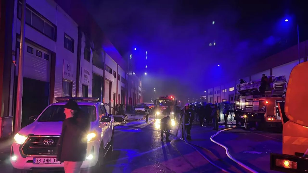 Kayseri’de mobilya atölyesinde yangın çıktı!