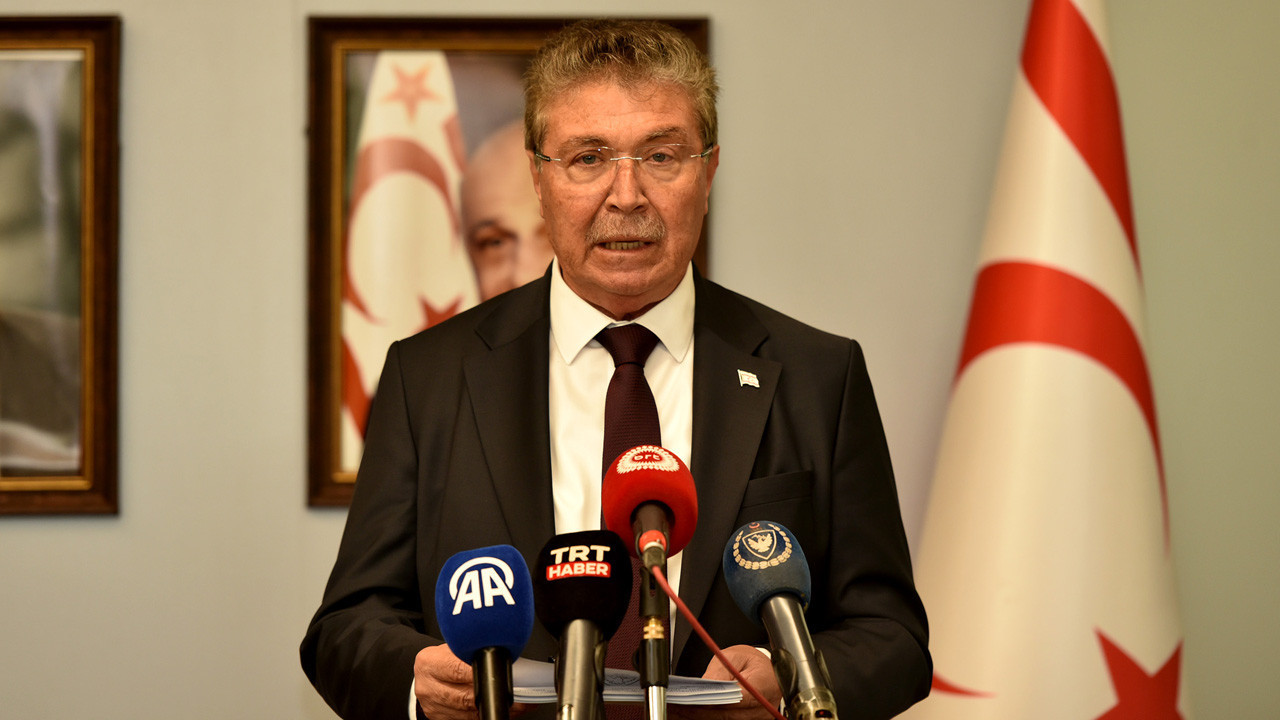 KKTC Başbakanı Üstel'den 'federasyon' dayatmasına net tavır