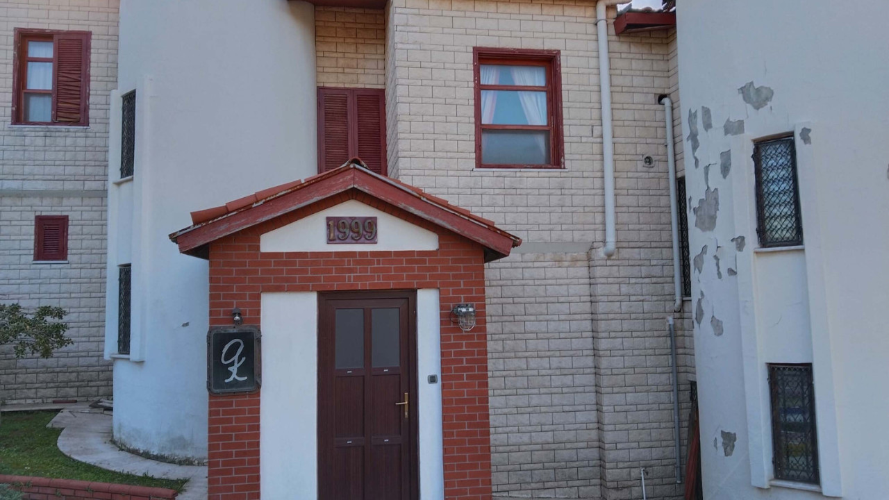 Sanatçı Kayahan'ın köşkü satışa çıkarıldı!