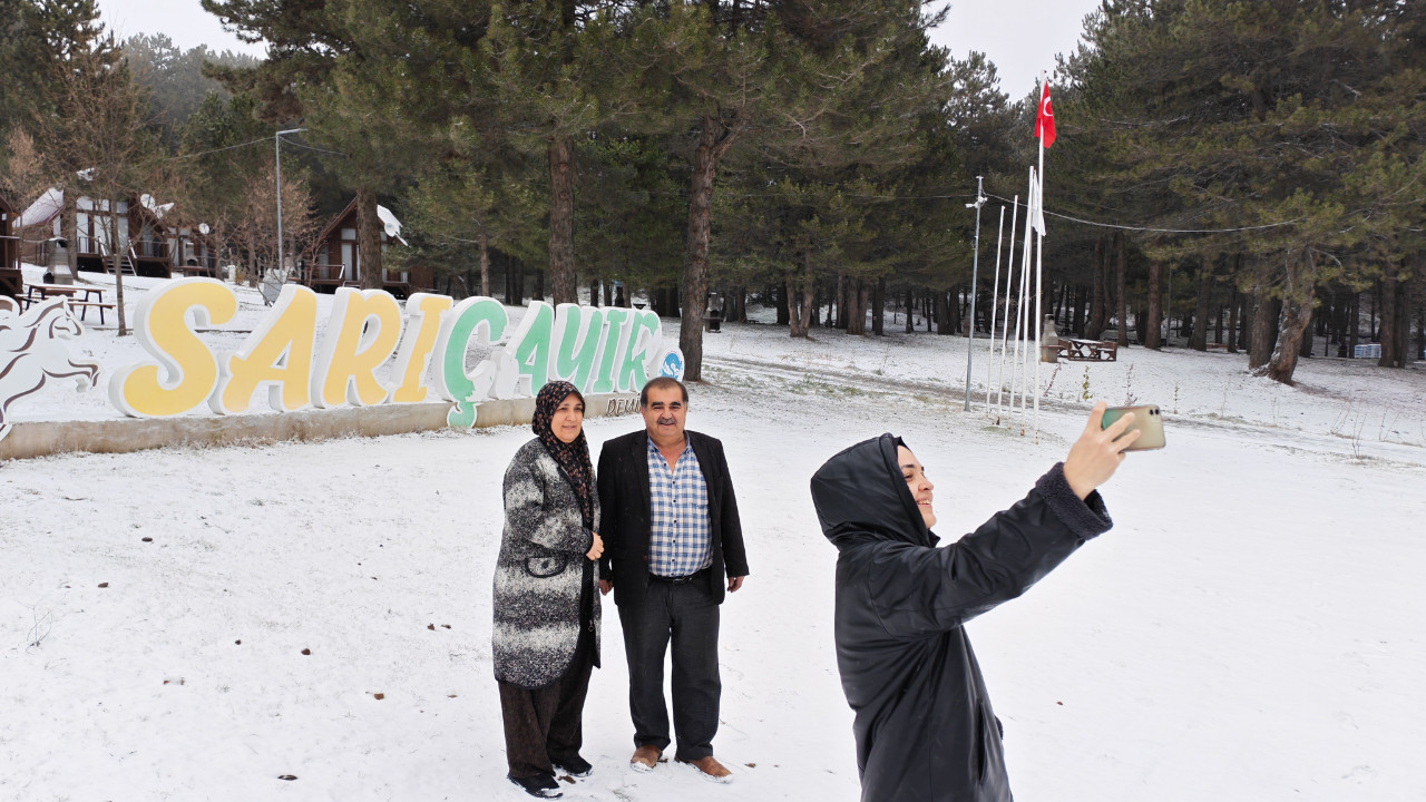 Manisa'ya sezonun ilk karı yağdı!