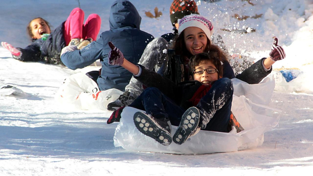 Diyarbakır’ın dört ilçesinde okullara kar tatili geldi