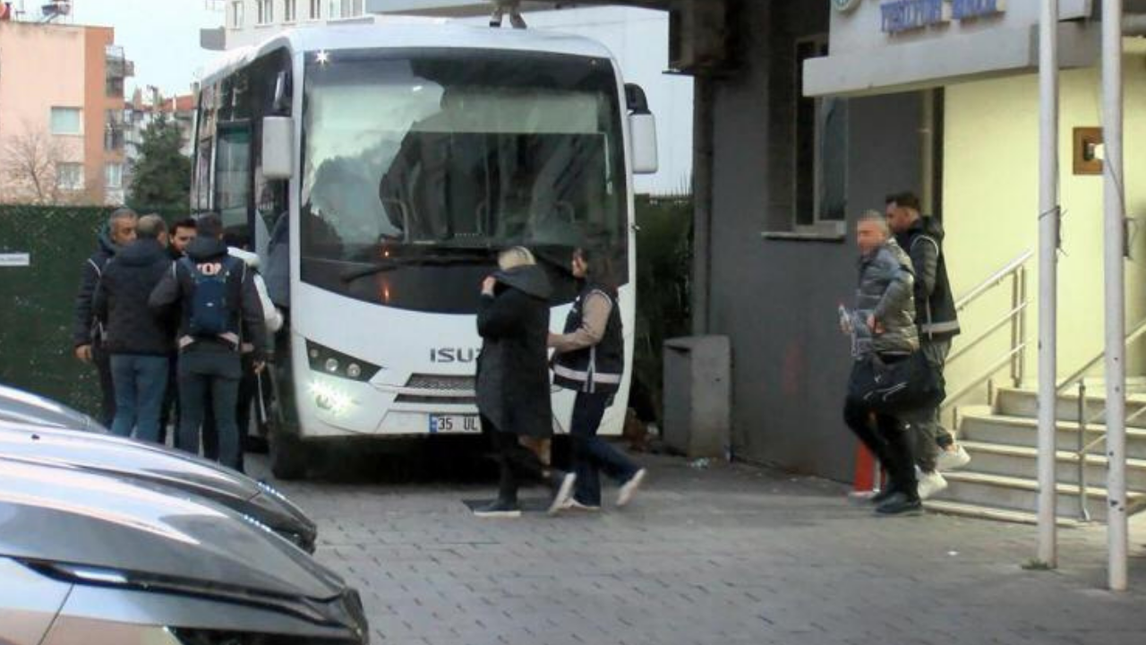İzmir'de 'kooperatif' soruşturmasında gözaltına alınan 9 şüpheli adliyede