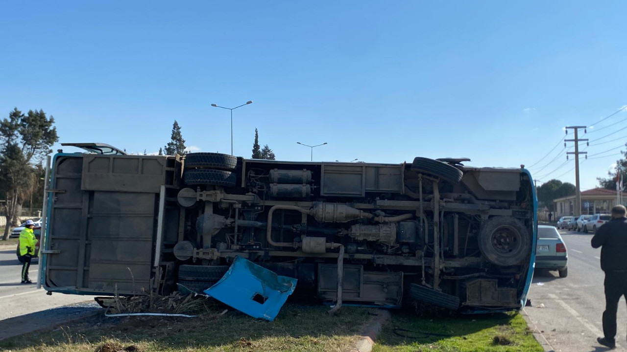 Kahramanmaraş’ta feci kaza! 17 kişi yaralandı