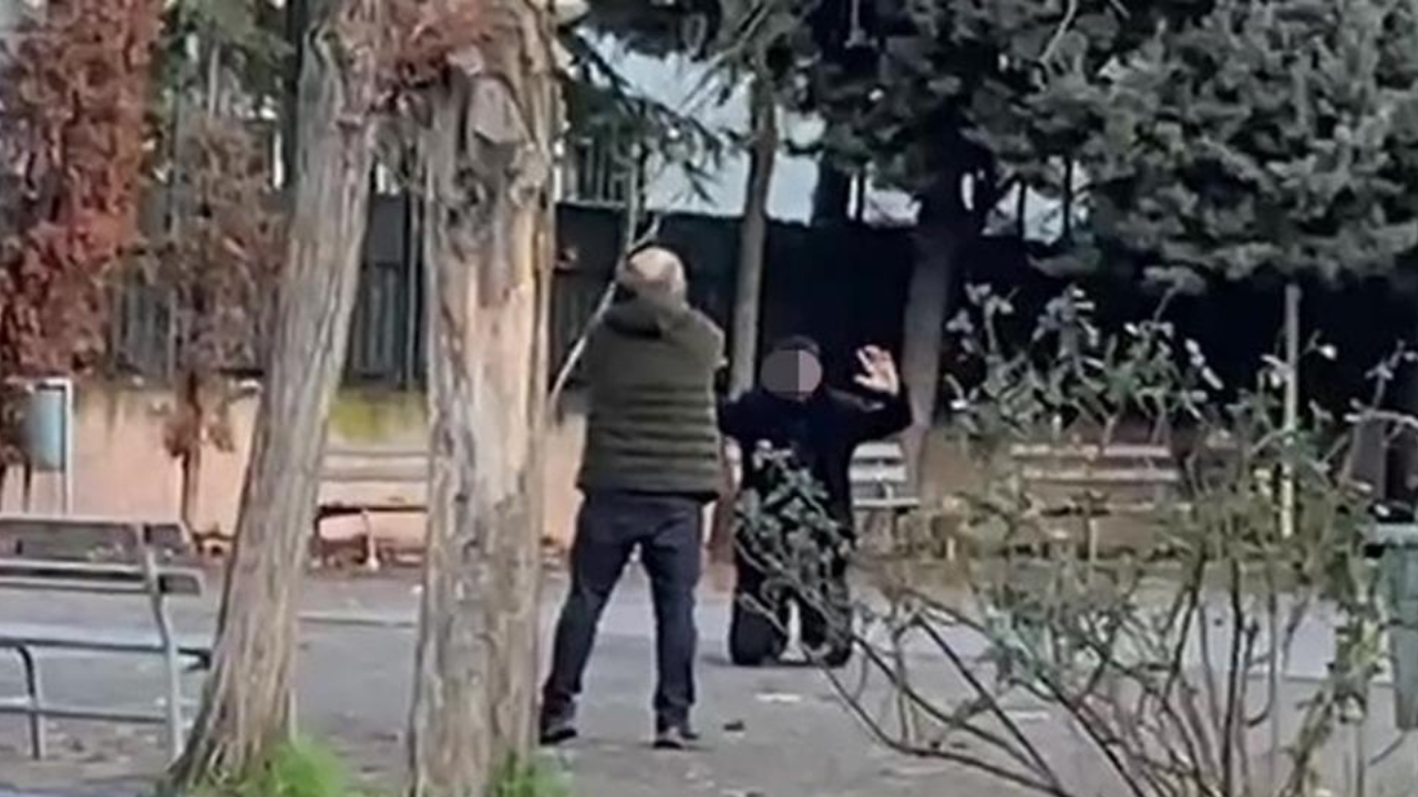 Kocaeli'de korku dolu anlar! Okul bahçesinde silahla esir aldı