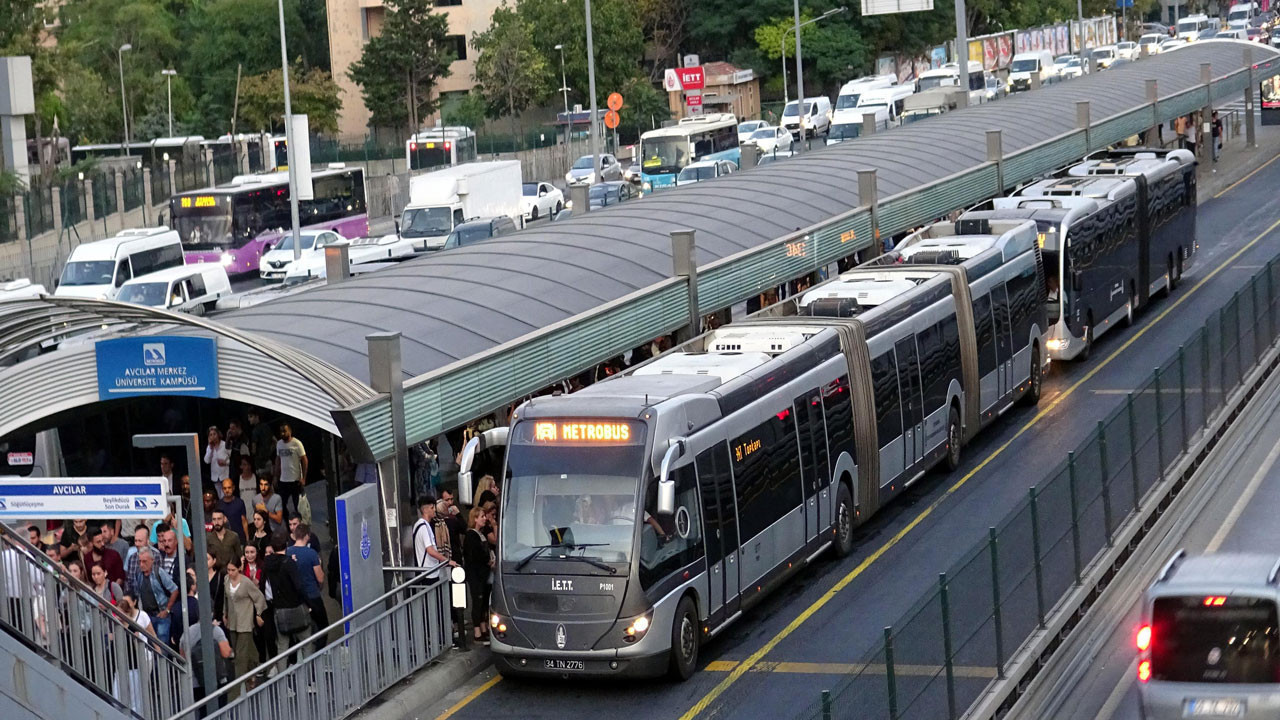 Yılbaşında toplu taşıma ücretsiz mi? 31 Aralık ve 1 Ocak’ta otobüs, metro, metrobüs bedava mı?