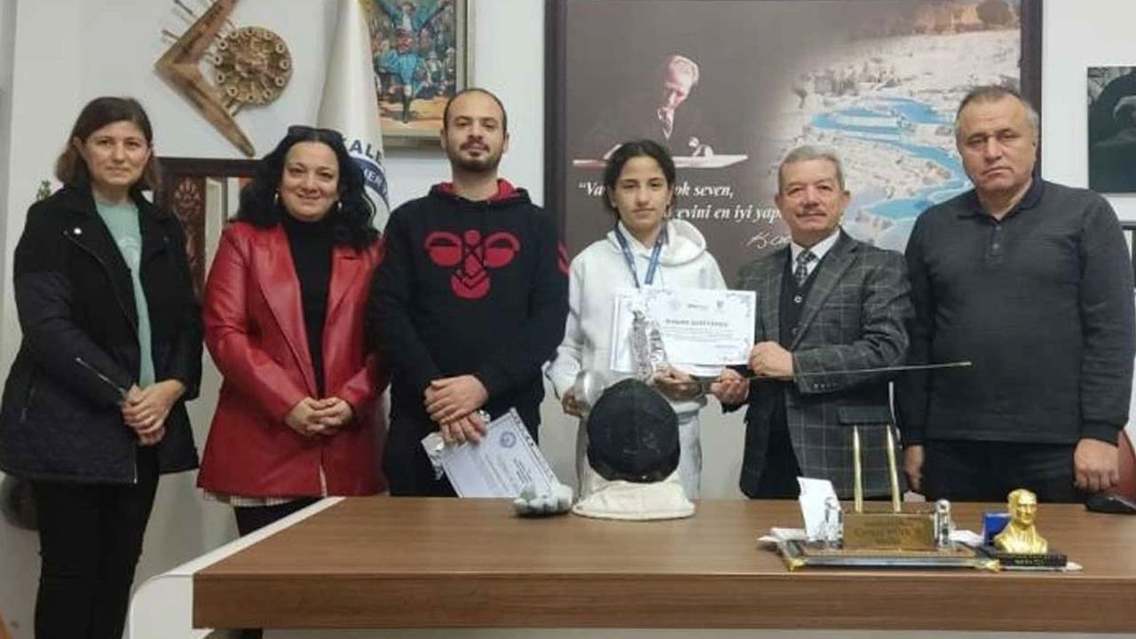 Denizlili eskrim sporcusundan büyük başarı