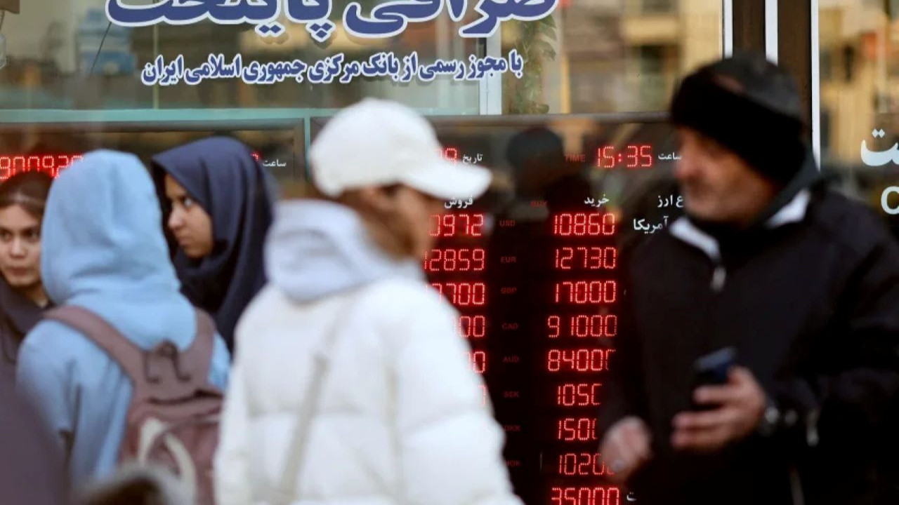 Tahran süregelen protestoları meşru buluyor ancak dış senaryolara karşı uyarıyor