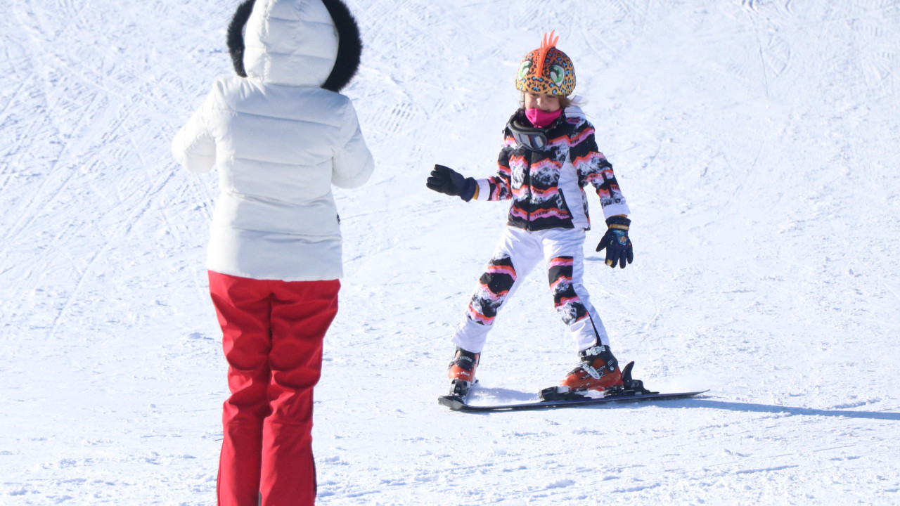 Kayseri Erciyes'te ücretsiz kayak eğitimi başladı