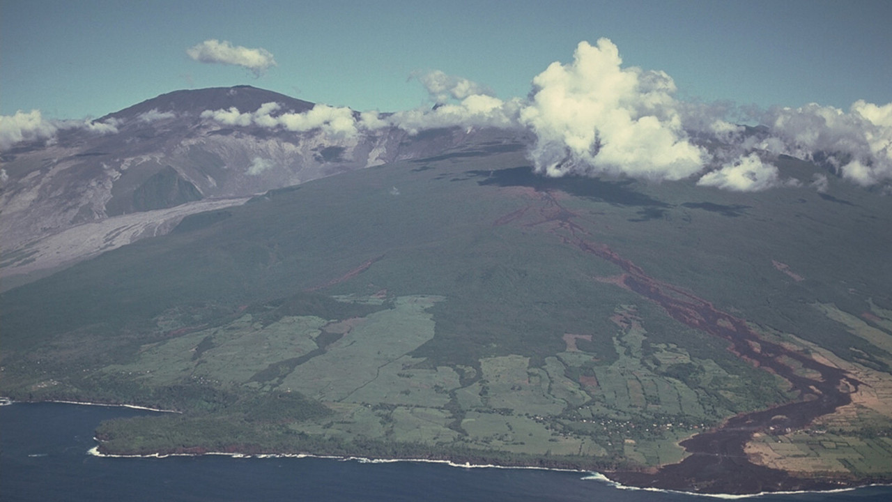 Fransa'da yanardağ aktifleşti! 1’inci seviye alarm ilan edildi