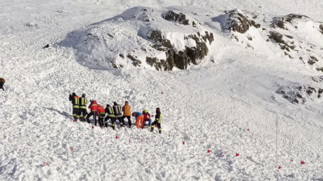 Çığ haberleri art arda geliyor! İki kişi hayatını kaybetti