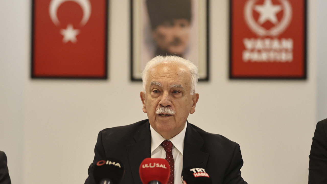 Vatan Partisi Lideri Perinçek'ten Trump'a uyarı! 'Bu kafayla giderse tozu bile kalmaz'