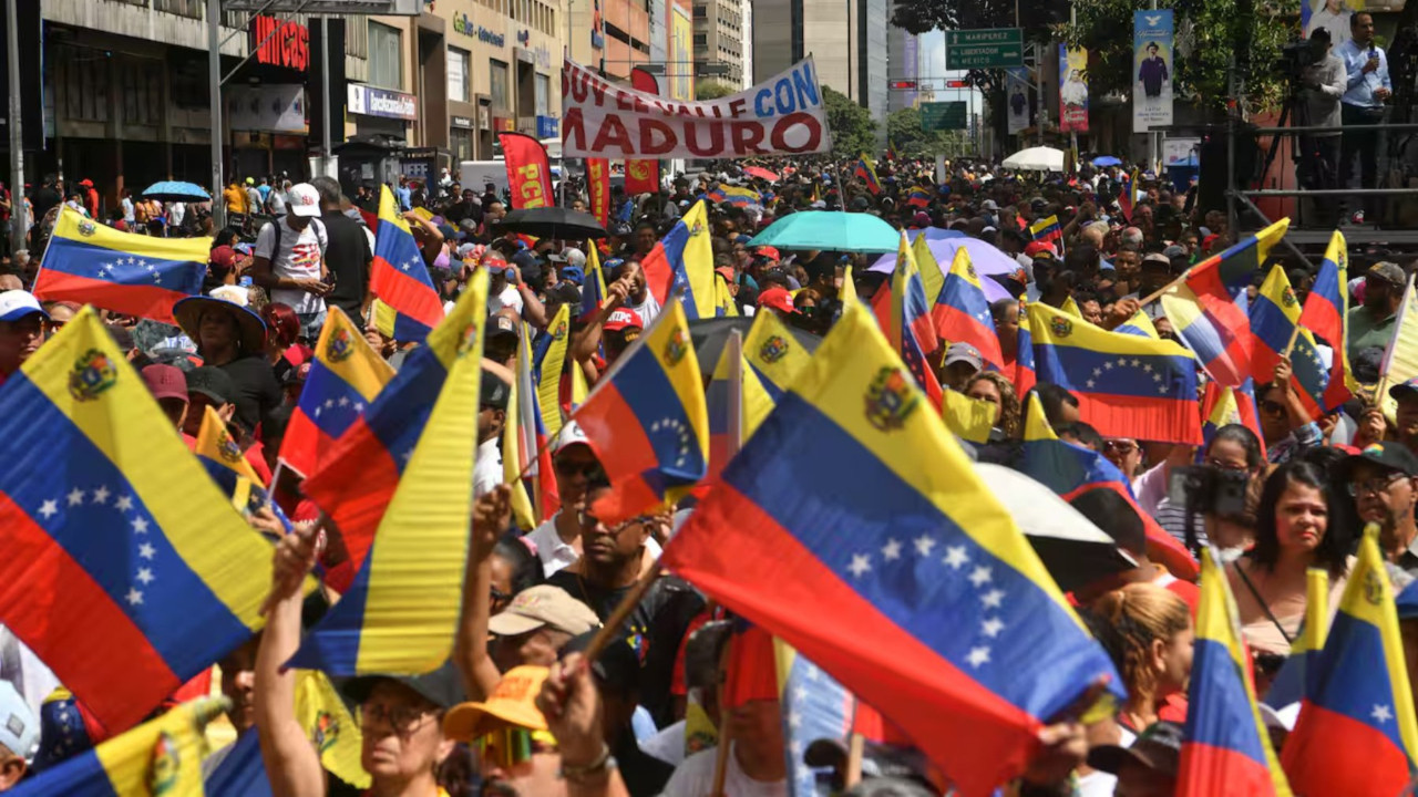 Devlet-ordu-millet Venezuela’da ayakta