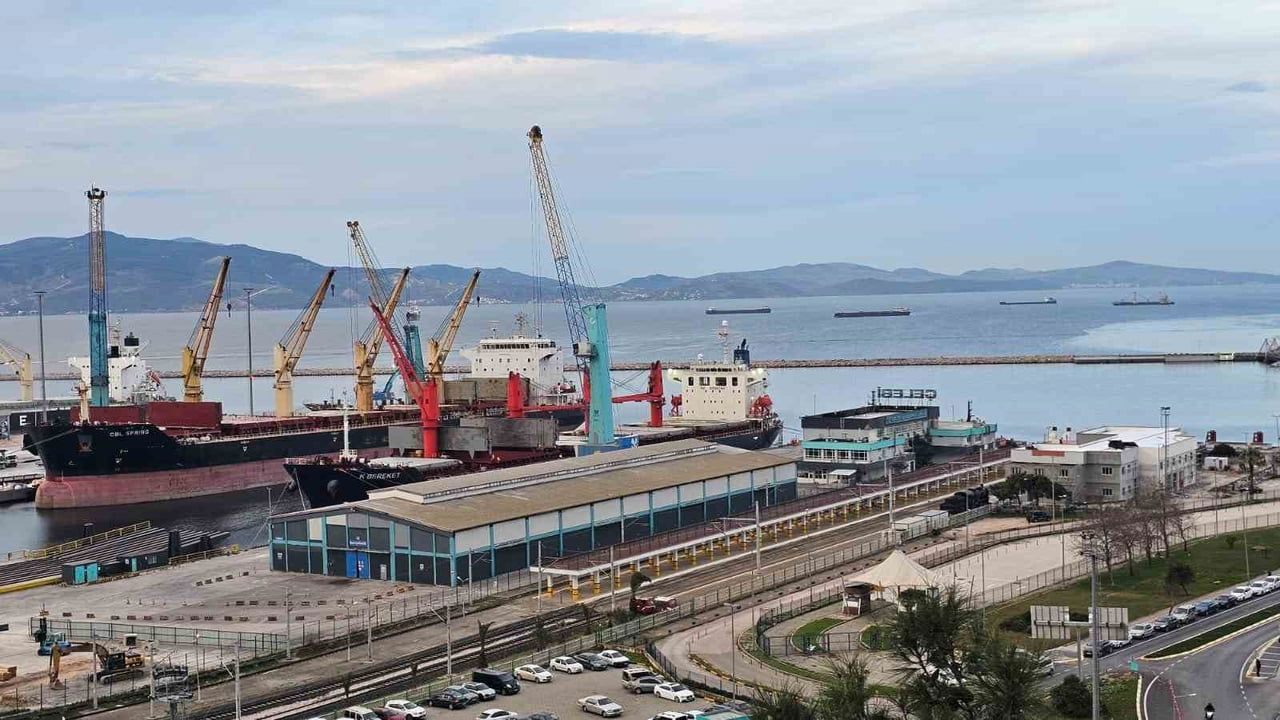 Bandırma Limanı’nda 2025’te dış ticaret hacmi arttı