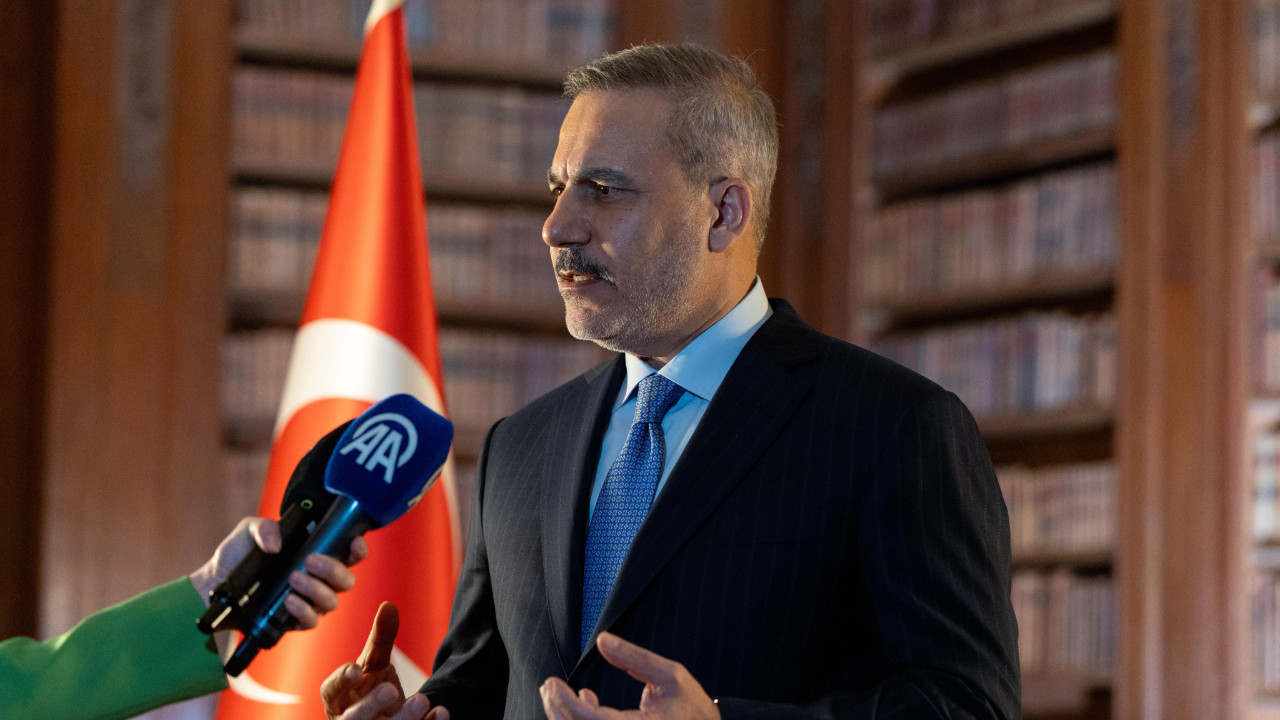 Dışişleri Bakanı Fidan, Paris'teydi! Ukrayna Toplantısı'nda neler konuşuldu? Barrack ile görüşmesinin gündemi neydi?