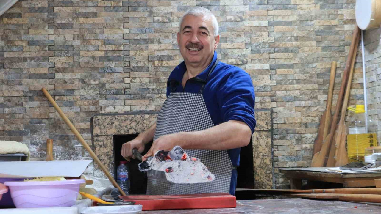 Eskişehirli pidecinin 35 yıllık köz geleneği