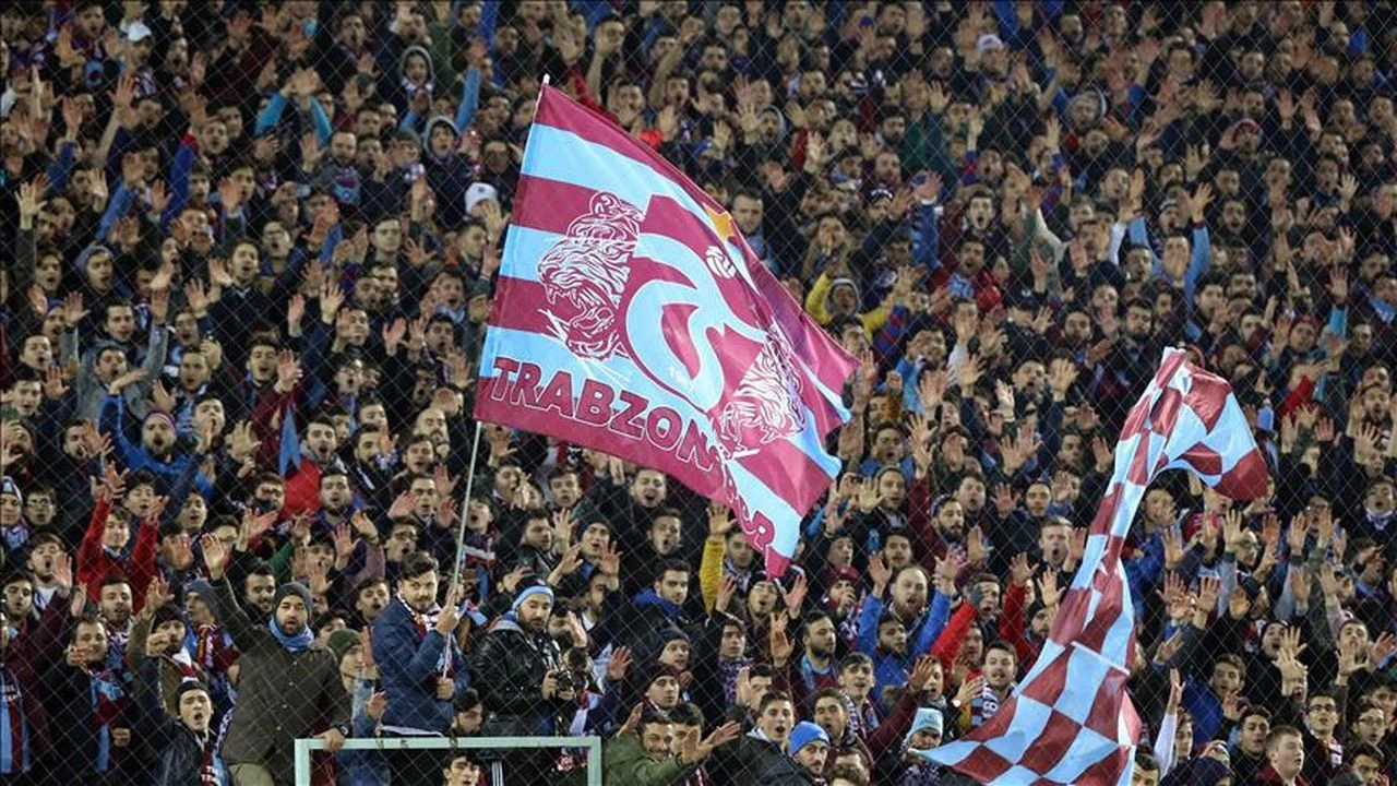 Trabzonspor taraftarı o isme kızgın! Faturayı ona kestiler